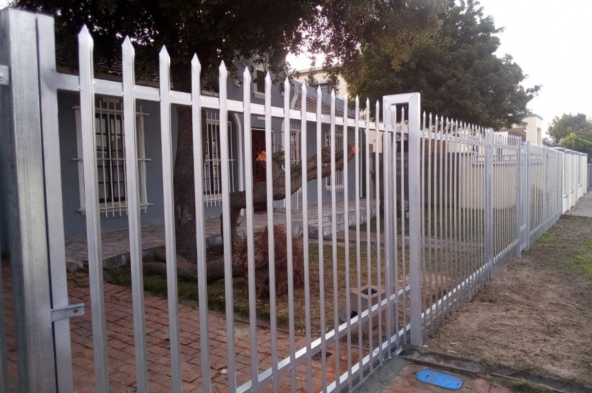 gallery/orion-driveway-gate-hp-feature